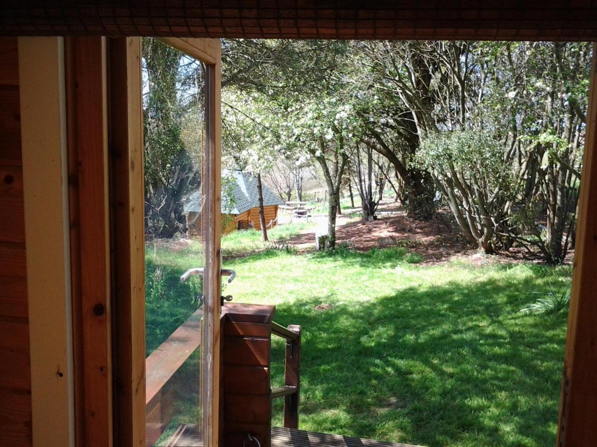 ליסקירד Tudor Lodge With Pool & Bbq Cabin מראה חיצוני תמונה