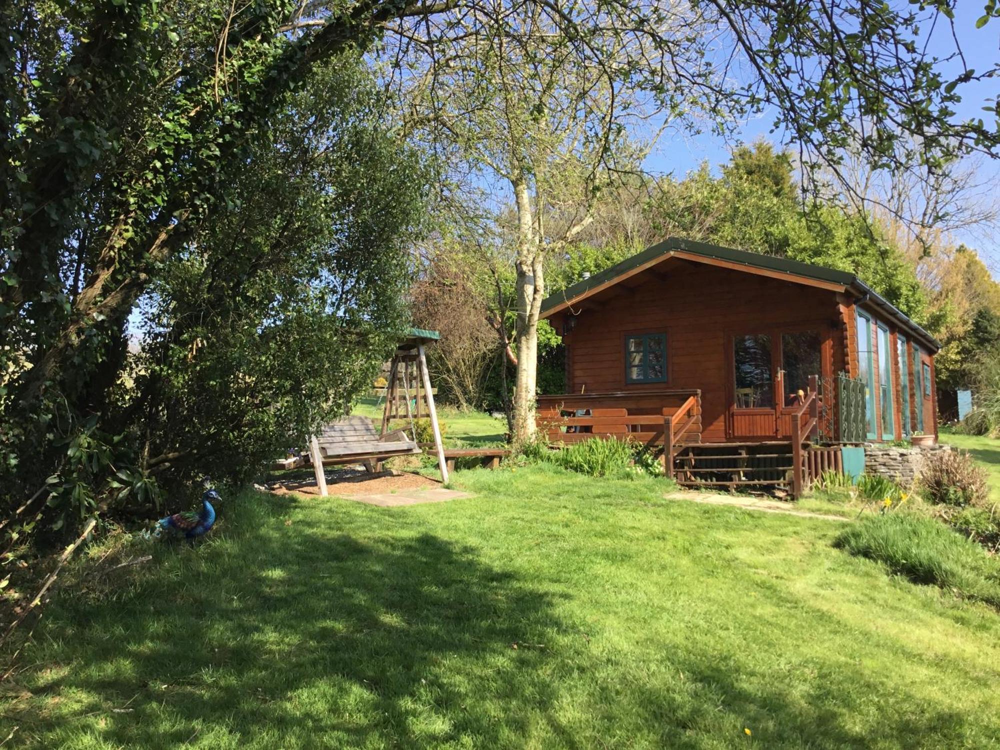 ליסקירד Tudor Lodge With Pool & Bbq Cabin מראה חיצוני תמונה